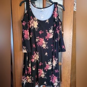 Kohl's Mudd medium cold shoulder dress